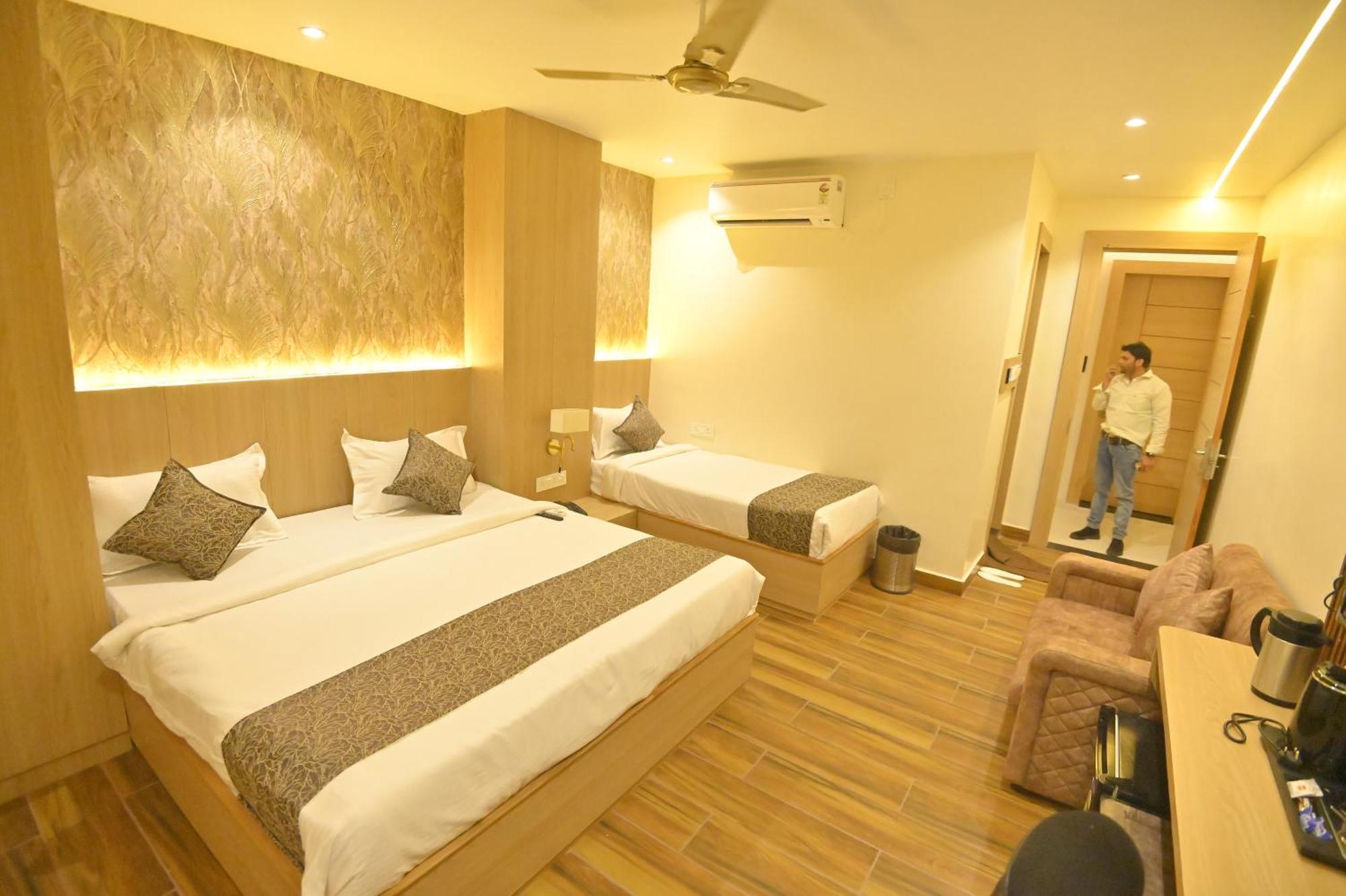 Hotel Jk Palace Prayagraj Exterior photo