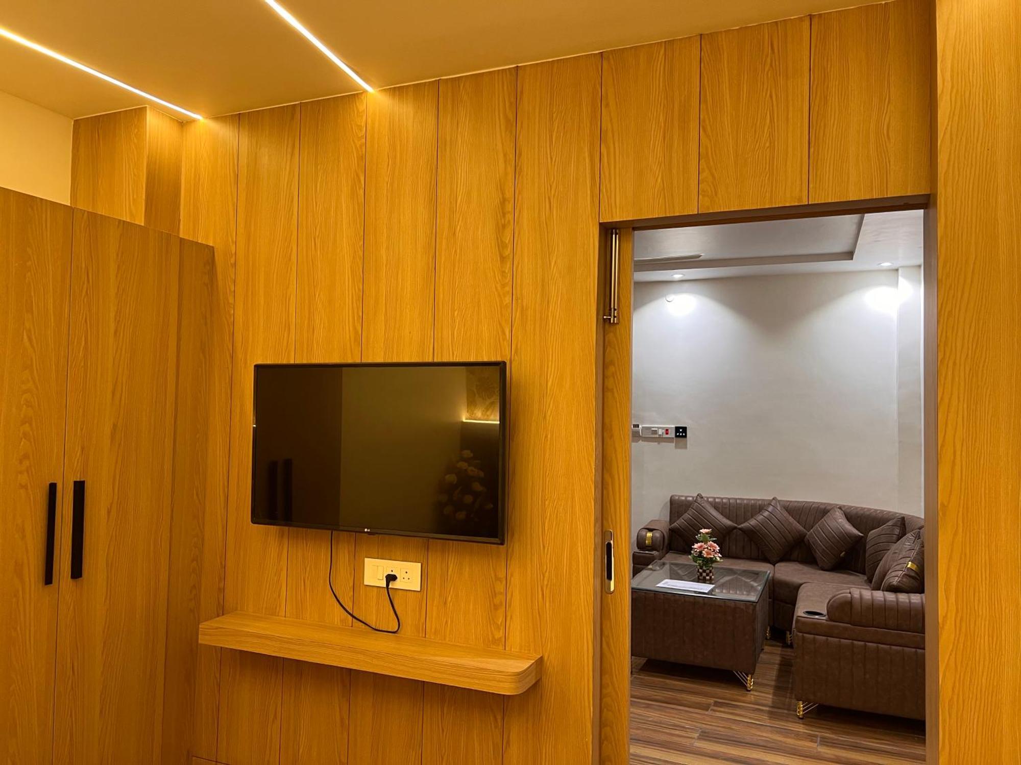 Hotel Jk Palace Prayagraj Exterior photo